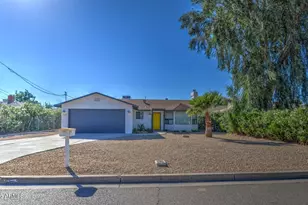 3022 N 34th Pl, Phoenix, AZ 85018 - Photo 3