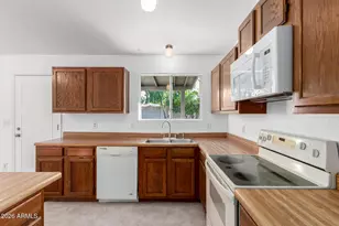 301 E Desert Ln, Gilbert, AZ 85234 - Photo 17