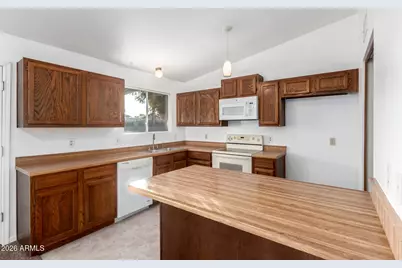 301 E Desert Lane, Gilbert, AZ 85234 - Photo 15