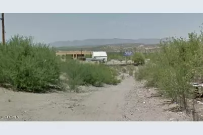 1000 N Old Hwy 77 -- #36, Mammoth, AZ 85618 - Photo 1