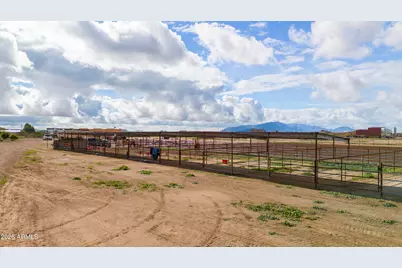 46109 W J-1 Ranch Road, Wickenburg, AZ 85390 - Photo 29