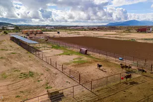 46109 W J-1 Ranch Rd, Wickenburg, AZ 85390 - Photo 31