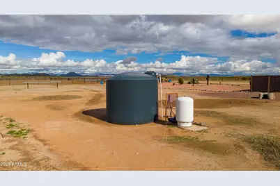 46109 W J-1 Ranch Road, Wickenburg, AZ 85390 - Photo 5