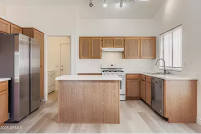 19858 N 33rd Place, Phoenix, AZ 85050 - Photo 11