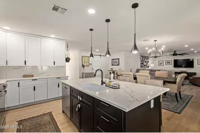 11826 N 38th Place, Phoenix, AZ 85028 - Photo 15