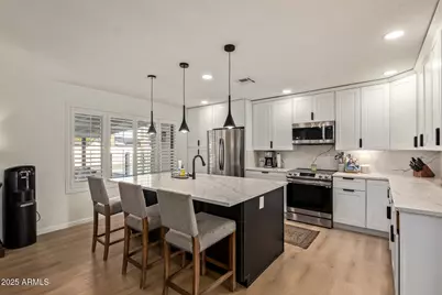 11826 N 38th Place, Phoenix, AZ 85028 - Photo 13