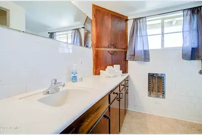 877 E Sycamore Street, Globe, AZ 85501 - Photo 17