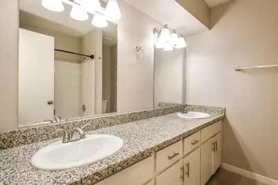7642 N 46th Avenue, Glendale, AZ 85301 - Photo 9