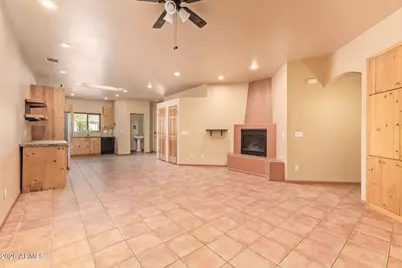 15137 S Moon Valley Road, Arizona City, AZ 85123 - Photo 9