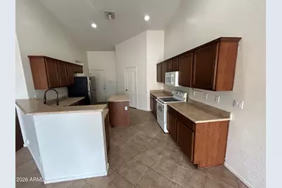 2202 W Carter Road, Phoenix, AZ 85041 - Photo 3