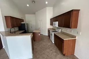 2202 W Carter Rd, Phoenix, AZ 85041 - Photo 3