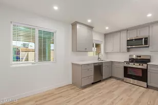 10935 W Santa Fe Dr, Sun City, AZ 85351 - Photo 11