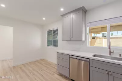 10935 W Santa Fe Drive, Sun City, AZ 85351 - Photo 15