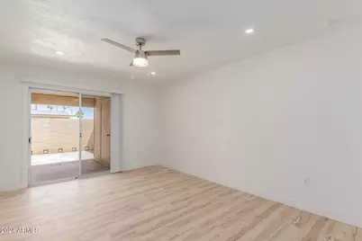 10935 W Santa Fe Drive, Sun City, AZ 85351 - Photo 17