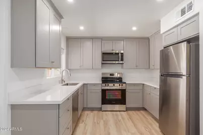 10935 W Santa Fe Drive, Sun City, AZ 85351 - Photo 13