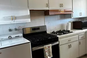 10643 W Snead Dr, Sun City, AZ 85351 - Photo 9