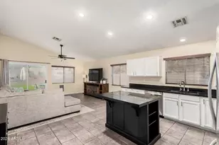 22063 N 35th Dr, Glendale, AZ 85310 - Photo 9