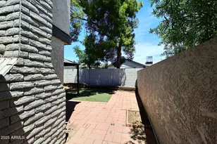 2416 W Caribbean Ln, Phoenix, AZ 85023 - Photo 35