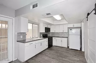 2416 W Caribbean Ln, Phoenix, AZ 85023 - Photo 5