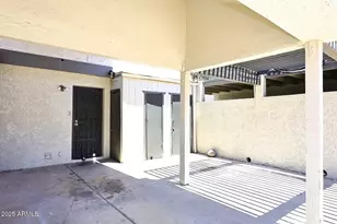 2416 W Caribbean Ln, Phoenix, AZ 85023 - Photo 9