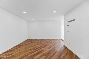 8084 E Del Laton Dr, Scottsdale, AZ 85258 - Photo 13