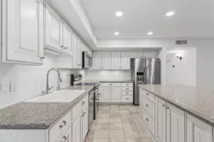 8084 E Del Laton Dr, Scottsdale, AZ 85258 - Photo 11