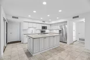 8084 E Del Laton Dr, Scottsdale, AZ 85258 - Photo 9