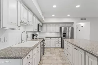 8084 E Del Laton Drive, Scottsdale, AZ 85258 - Photo 5