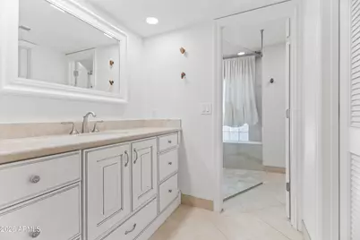 8084 E Del Laton Drive, Scottsdale, AZ 85258 - Photo 13