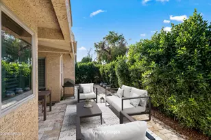 8084 E Del Laton Dr, Scottsdale, AZ 85258 - Photo 5