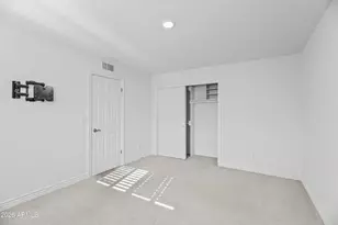 8084 E Del Laton Dr, Scottsdale, AZ 85258 - Photo 19