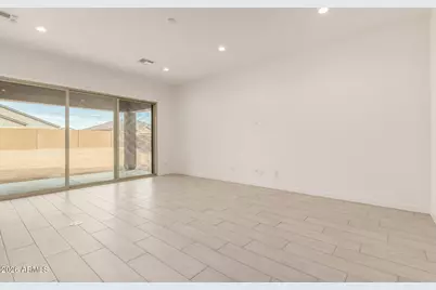 15832 W Desert Hollow Drive, Surprise, AZ 85387 - Photo 7