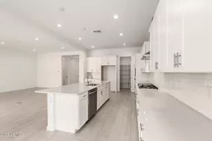 15832 W Desert Hollow Dr, Surprise, AZ 85387 - Photo 3