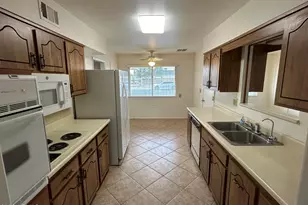 10551 W Prairie Hills Cir, Sun City, AZ 85351 - Photo 3