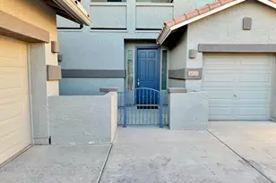 44242 W Yucca Ln, Maricopa, AZ 85138 - Photo 3