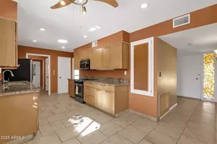 10405 W Mountain View Rd, Sun City, AZ 85351 - Photo 15