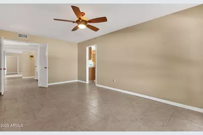 10405 W Mountain View Road, Sun City, AZ 85351 - Photo 13