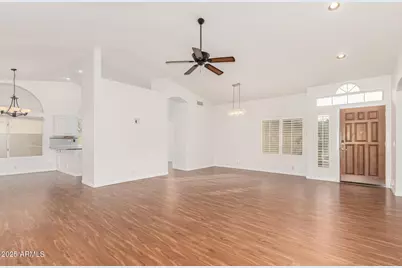 18853 N 89th Lane, Peoria, AZ 85382 - Photo 11