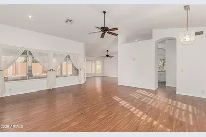 18853 N 89th Lane, Peoria, AZ 85382 - Photo 13