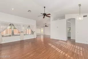 18853 N 89th Ln, Peoria, AZ 85382 - Photo 13