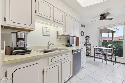 10721 W Sequoia Drive, Sun City, AZ 85373 - Photo 11