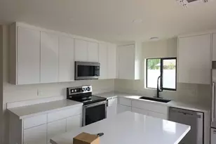 8015 W Roma Ave, Phoenix, AZ 85033 - Photo 7