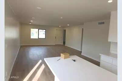 8015 W Roma Avenue, Phoenix, AZ 85033 - Photo 5