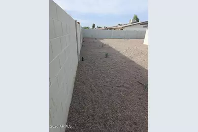 8015 W Roma Avenue, Phoenix, AZ 85033 - Photo 15