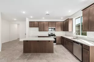 13232 W Ranch Gate Rd, Peoria, AZ 85383 - Photo 3