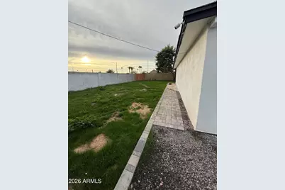 4107 N 49th Drive, Phoenix, AZ 85031 - Photo 11