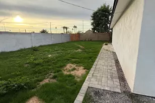 4107 N 49th Dr, Phoenix, AZ 85031 - Photo 11