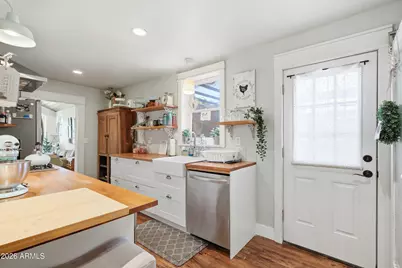 110 W Bruce Avenue, Gilbert, AZ 85233 - Photo 11