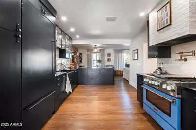 8221 E Edgemont Avenue, Scottsdale, AZ 85257 - Photo 9