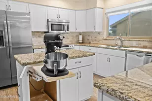 19940 N 98th Ave, Peoria, AZ 85382 - Photo 9